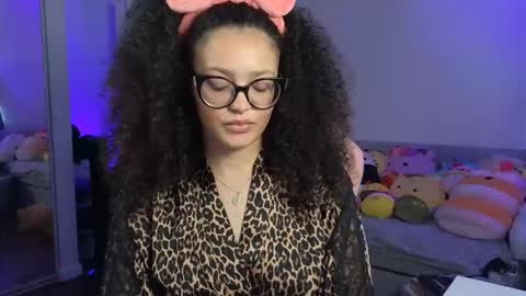 Snapshot of princessamberrrxo chatting on 11/29/25, 02:03 Amber online show from 11/29/25, 02:03