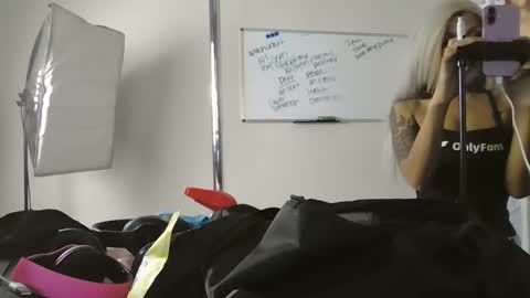 princesskimami online show from 10/13/25, 11:05