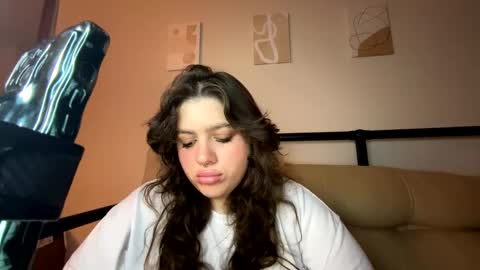 Snapshot of princesslaylaa chatting on 10/12/25, 02:43 princessviccxo online show from 10/12/25, 02:43