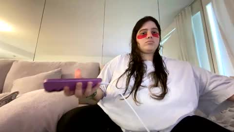 Snapshot of princesslaylaa chatting on 03/08/26, 07:28 princessviccxo online show from 03/08/26, 07:28