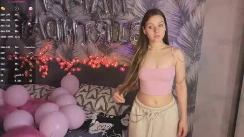 Hina online show from 04/24/26, 03:47