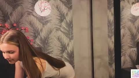 Hina online show from 06/04/26, 05:19