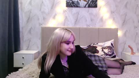 18 y.o online show from 12/15/24, 12:17