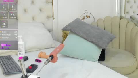 Marcela online show from 01/09/25, 09:47