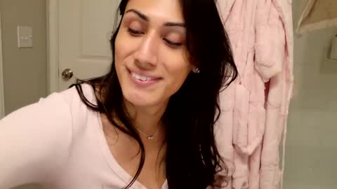 Snapshot of prinxessally chatting on 02/17/25, 03:25 Prinxessally online show from 02/17/25, 03:25