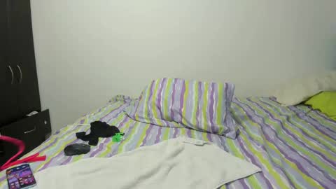 Snapshot of priscilasmiith25 chatting on 02/19/25, 07:05 PriscilaSmiith online show from 02/19/25, 07:05