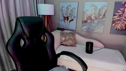 Priya Rose online show from 11/04/25, 09:03