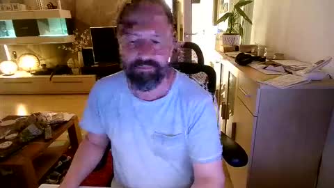 Snapshot of proband_007 chatting on 05/27/26, 09:34 proband_007 online show from 05/27/26, 09:34