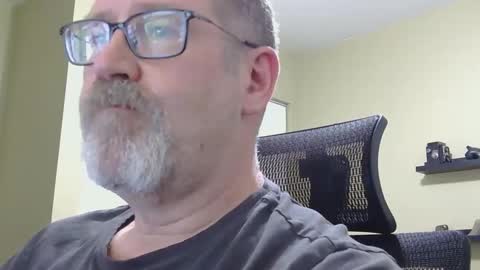 Snapshot of professor21255 chatting on 09/22/25, 10:12 professor21255 online show from 09/22/25, 10:12