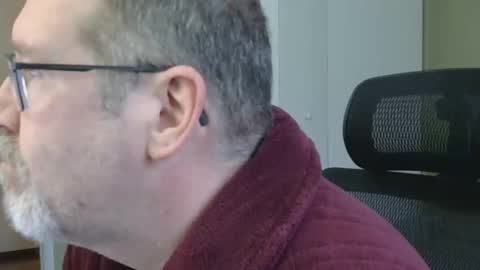 Snapshot of professor21255 chatting on 11/04/25, 12:37 professor21255 online show from 11/04/25, 12:37