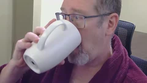 Snapshot of professor21255 chatting on 11/18/25, 12:42 professor21255 online show from 11/18/25, 12:42