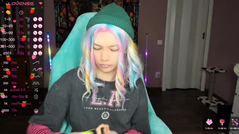 Snapshot of project_hisoka44 chatting on 12/15/24, 12:51 Di online show from 12/15/24, 12:51