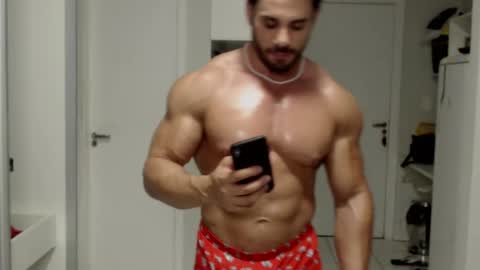 Snapshot of promuscles4u chatting on 12/22/24, 01:01 promuscles4u online show from 12/22/24, 01:01