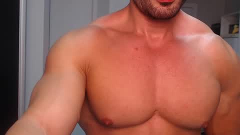 Snapshot of promuscles4u chatting on 03/03/25, 11:35 promuscles4u online show from 03/03/25, 11:35
