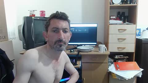 Snapshot of prosexualny chatting on 04/19/26, 08:35 Mariusz online show from 04/19/26, 08:35