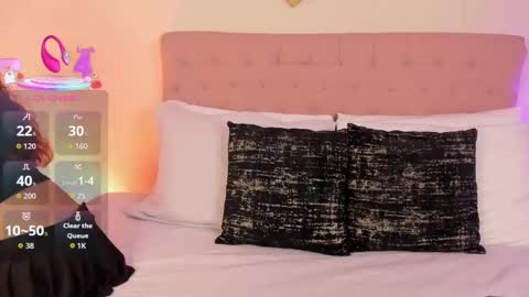 Pretty Moon online show from 09/24/25, 12:08