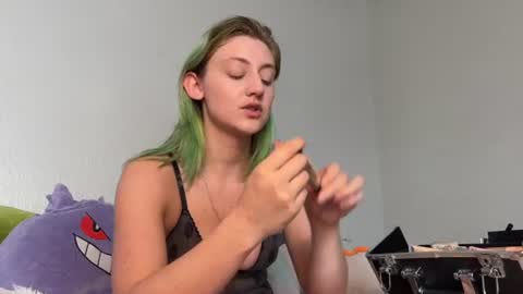 Oli online show from 06/24/26, 07:46