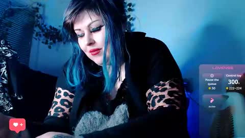 OlivePsy online show from 11/26/25, 11:28