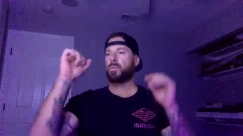 Snapshot of pt73554 chatting on 10/29/25, 06:42 pt73554 online show from 10/29/25, 06:42