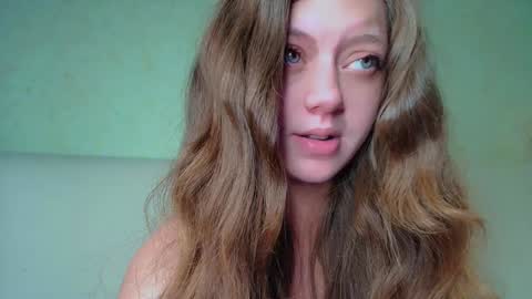 Snapshot of puff_witch chatting on 01/17/25, 02:39 Nayaa Nay 3 online show from 01/17/25, 02:39