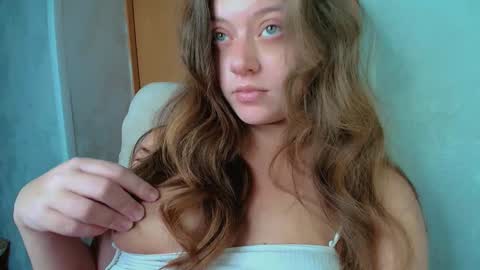 Snapshot of puff_witch chatting on 01/23/25, 10:54 Nayaa Nay 3 online show from 01/23/25, 10:54