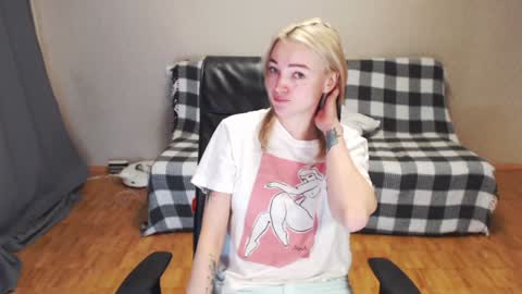 Snapshot of puma_ma chatting on 12/10/24, 03:52 Polly online show from 12/10/24, 03:52