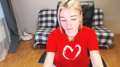 Snapshot of puma_ma chatting on 12/23/24, 06:55 Polly online show from 12/23/24, 06:55