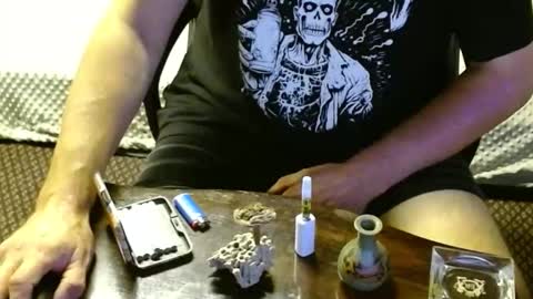 Snapshot of punkypapi chatting on 11/04/25, 08:57 Jojo online show from 11/04/25, 08:57