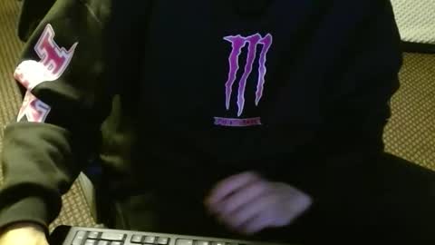 Snapshot of punkypapi chatting on 12/01/25, 03:44 Jojo online show from 12/01/25, 03:44