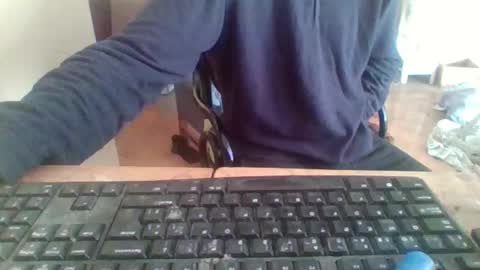 pup_y online show from 11/25/25, 08:47