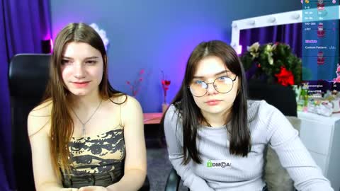 Snapshot of pure_radiance chatting on 12/24/24, 01:17 Ask me3 online show from 12/24/24, 01:17
