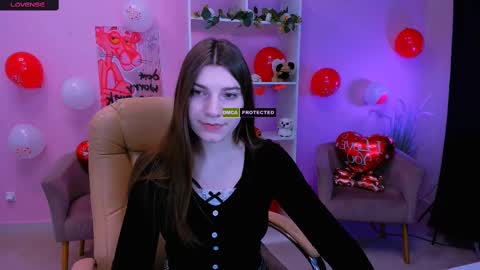 Snapshot of pure_radiance chatting on 02/15/25, 09:38 Ask me3 online show from 02/15/25, 09:38