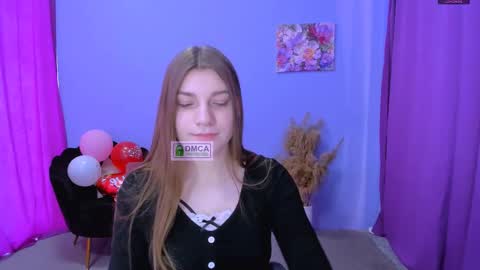 Snapshot of pure_radiance chatting on 02/19/25, 09:39 Ask me3 online show from 02/19/25, 09:39