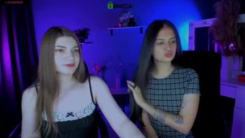 Snapshot of pure_radiance chatting on 09/15/25, 01:00 Ask me3 online show from 09/15/25, 01:00