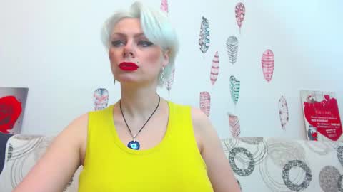 Snapshot of pure_seduce_wow chatting on 02/14/26, 10:28 Goldie online show from 02/14/26, 10:28