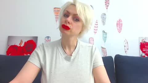 Snapshot of pure_seduce_wow chatting on 03/21/26, 03:33 Goldie online show from 03/21/26, 03:33