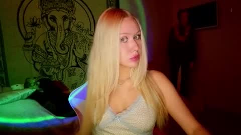 Snapshot of pureeangel chatting on 02/16/26, 01:29 Megan online show from 02/16/26, 01:29