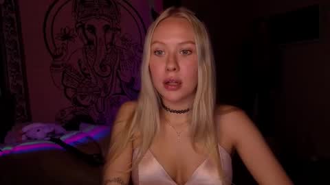 Snapshot of pureeangel chatting on 03/07/26, 04:59 Megan online show from 03/07/26, 04:59