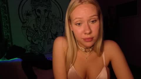 Snapshot of pureeangel chatting on 03/18/26, 07:50 Megan online show from 03/18/26, 07:50