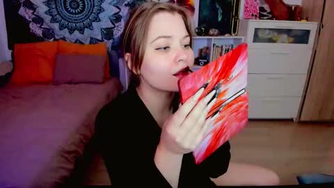 Miss Hanna online show from 12/01/25, 02:33