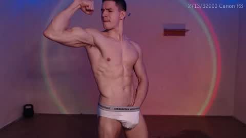 Snapshot of puremenshape chatting on 01/16/26, 05:44 puremenshape online show from 01/16/26, 05:44