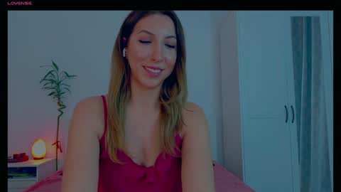 Snapshot of purevibrations chatting on 01/14/26, 06:24 Isabelle online show from 01/14/26, 06:24