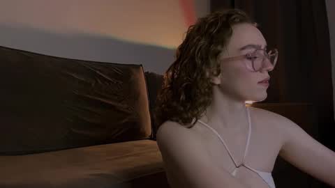 Marie online show from 02/19/25, 01:29