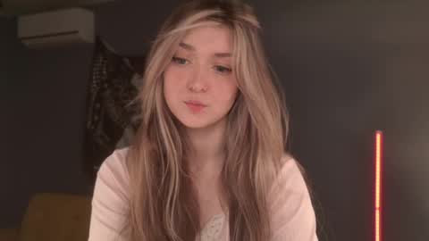 Bella online show from 05/01/26, 02:10