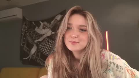 Bella online show from 05/08/26, 04:01