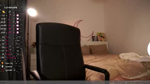 Snapshot of purple_baby chatting on 10/29/25, 06:20 Sasha wait you here 6 of November. will celebrate my B- day online show from 10/29/25, 06:20