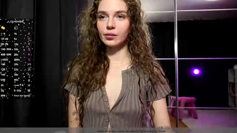 Snapshot of purple_baby chatting on 12/14/25, 02:33 Sasha wait you here 6 of November. will celebrate my B- day online show from 12/14/25, 02:33