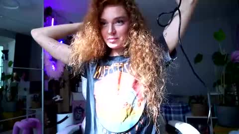 Snapshot of purple_baby chatting on 05/14/26, 02:13 Sasha wait you here 6 of November. will celebrate my B- day online show from 05/14/26, 02:13
