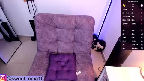 Snapshot of purple_ema chatting on 09/16/25, 06:20 purple_ema online show from 09/16/25, 06:20