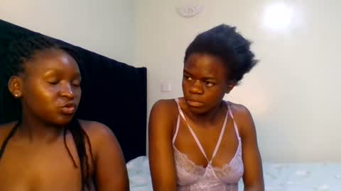 Snapshot of purple_honey2 chatting on 06/20/26, 12:08 Honey online show from 06/20/26, 12:08